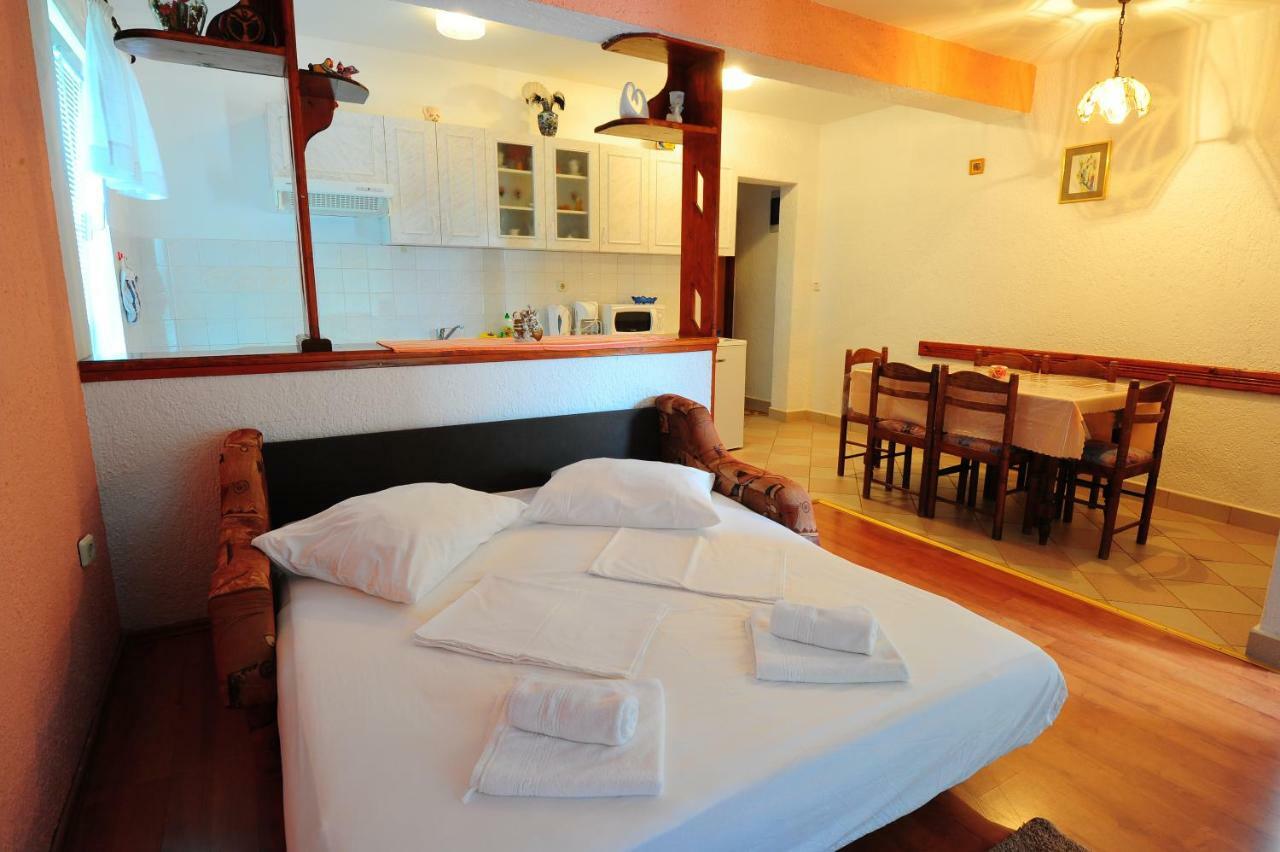 Apartmani Margeta Rab Town Zewnętrze zdjęcie