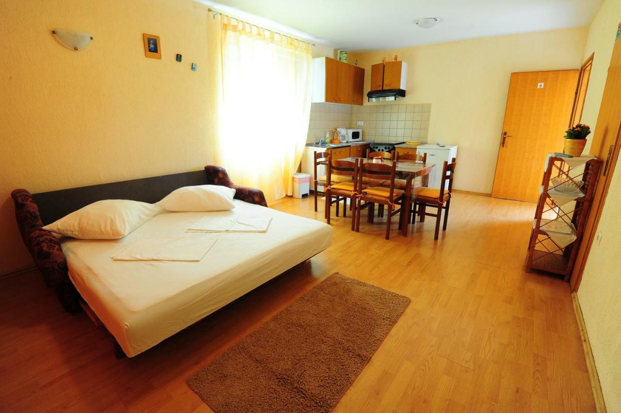 Apartmani Margeta Rab Town Zewnętrze zdjęcie